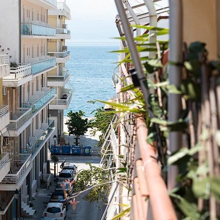 Loutraki Apartment Greek Open House Eksteriør bilde